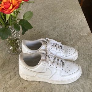 Nike Women’s AirForce 1’s AF1 sneakers